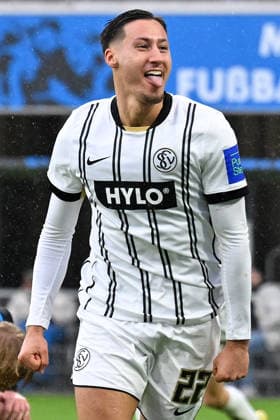 Paderborn, Home Deluxe Arena, 06.12.25, GER, Herren, 2.Bundesliga, Saison 2025-2026, SC Paderborn 07 - SV Elversberg Bild: Younes EBNOUTALIB (Elversberg) jubelt nach seinem durch VAR aberkannten Tor zum 1:2 DFL regulations prohibit any use of photographs as image sequences and or quasi-video. NRW Deutschland