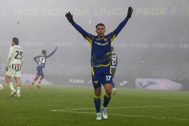 Giovane Santana do Nascimiento of Hellas Verona FC celebrates after Antoine Joseph Bernede of Hellas Verona FC goal during Hellas Verona FC vs Atalanta BC, 14Â° Serie A Enilive 2025-26 game at Marcantonio Bentegodi stadium in Verona (VR), Italy, on Dicember 06, 2025.  Copyright: xDavidexCasentini IPAxSportx xipa-agency.netx xx IPA_68848275 IPA_Agency_IPA68848275