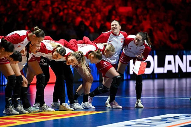 2025.12.06 Rotterdam pilka reczna kobiet Mistrzostwa Swiata Polska - Holandia N z druzyna hymny widok ilustracja zdjecie ilustracyjne zdjecia stockowe Foto Lukasz Laskowski PressFocus 2025.12.06 Rotterdam IHF WomenÕs Handball World Championship, WM, Weltmeisterschaft Poland vs Netherlands druzyna hymny widok ilustracja zdjecie ilustracyjne zdjecia stockowe Credit: Lukasz Laskowski PressFocus NEWSPIX.PL --- newspix.pl 
