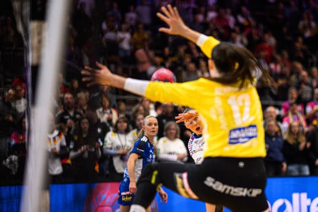 DORTMUND, GERMANY - 6 DECEMBER, 2025: Liv Sveinbjornsdottir Poulsen - Women s Handball World Championship, WM, Weltmeisterschaft 2025 Faroe Island - Island at Westfallenhalle.  Copyright: xVitaliixKliuievx