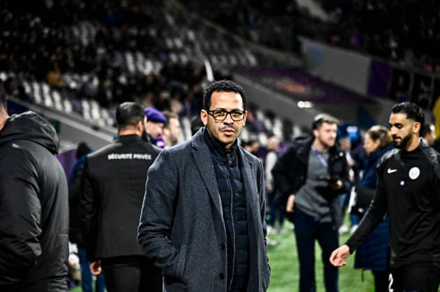 FOOTBALL : Toulouse vs Strasbourg - 15eme Journee de Ligue 1 McDonald S - Toulouse - 06 12 2025 James Liam Rosenior (rcs) Toulouse  Copyright: xThierryxBretonx