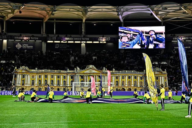 FOOTBALL : Toulouse vs Strasbourg - 15eme Journee de Ligue 1 McDonald S - Toulouse - 06 12 2025 Tifo des supporters Toulousains representant la Place du Capitol de Toulouse Toulouse  Copyright: xThierryxBretonx
