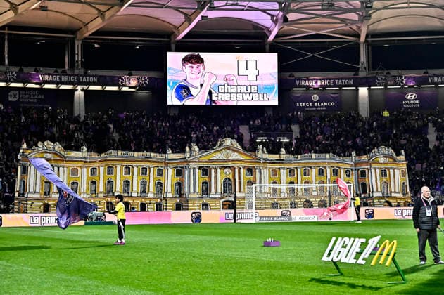 FOOTBALL : Toulouse vs Strasbourg - 15eme Journee de Ligue 1 McDonald S - Toulouse - 06 12 2025 Tifo des supporters Toulousains representant la Place du Capitol de Toulouse Toulouse  Copyright: xThierryxBretonx