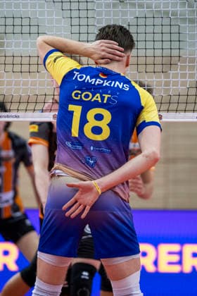 1.Volleyball Bundesliga -Saison 2025 2026 Cerebricks Volley Goats Mitteldeutschland vs.Berlin Recycling Volleys Halle, Deutschland 06. Dezember 2025: Im Bild:Dax Tompkins (Bitterfeld) Halle Saale swh.Arena Sachsen-Anhalt Deutschland