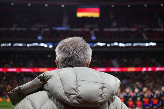 Madrid, Deutschland 02. Dezember 2025: UEFA Nations League Women - Finale Rückrunde - 2025 - Spanien vs. Deutschland Im Bild: Bundestrainer Christian Wück Wueck (Deutschland) vor der Startelf der Spielerinnen der deutsche Fußballnationalmannschaft der Frauen beim Opening der UEFA Women™s Nations League in Madrid Riyadh Air Metropolitano Copyright: xFotostandx xFantinix