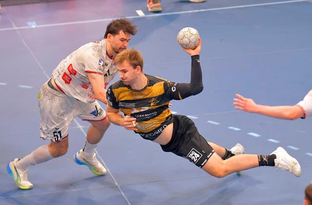 06.12.2025, Dresdens Anton Preußner und Hüttenbergs Hendrik Schreiber, Handball, 2. Bundesliga, HC Elbflorenz Dresden - TV Hüttenberg, (c) Dresden