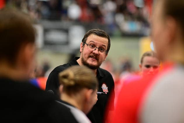 Volleyball I Frauen I Saison 2025-2026 I Bundesliga I 8. Spieltag I ETV Hamburger Volksbank Volleys - Binder Blaubären TSV Flacht I 06.12.2025 Markus Friedrich (ETV Hamburger Volksbank Volleys) Hamburg ETV Sporthalle Hoheluft Hamburg Deutschland Copyright: xLobeca FelixxSchlikisx