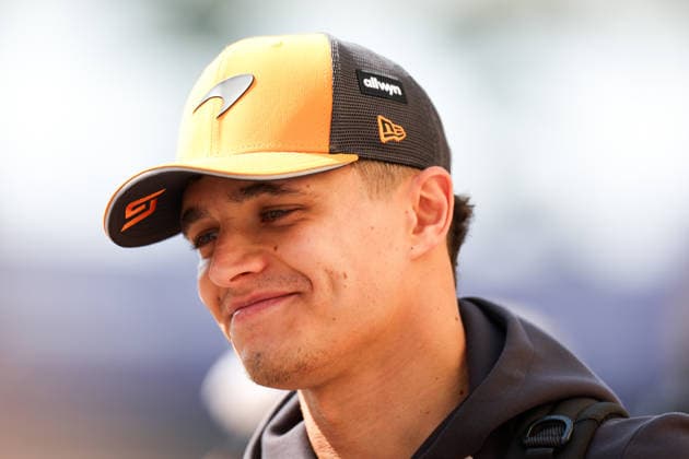 Lando Norris of Great Britain and McLaren , Race, F1 Grand Prix of Abu Dhabi, am 07. December 2025 in Abu Dhabi, United Arab Emirates. (Foto von Diogo Cardoso DeFodi Images) Lando Norris of Great Britain and McLaren , Race, F1 Grand Prix of Abu Dhabi, Yas Marina Circuit on December 7, 2025 in Abu Dhabi, United Arab Emirates. (Photo by Diogo Cardoso DeFodi Images)