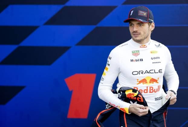 ABU DHABI - Max Verstappen (Red Bull Racing) during a team photo at the Yas Marina Circuit prior to the Abu Dhabi Grand Prix. ANP SANDER KONING xVIxANPxSportx xxANPxIVx 544153511 originalFilename: 544153511.jpg