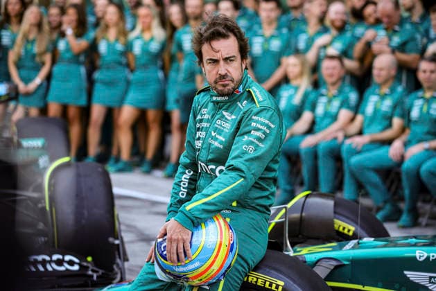 F1 - ABU DHABI GRAND PRIX 2025 ALONSO Fernando (spa), Aston Martin F1 Team AMR25, portrait during the 2025 Formula 1 Abu Dhabi Grand Prix, 24th round of the 2025 FIA Formula One World Championship, WM, Weltmeisterschaft from December 05 to 07, 2025 on the Yas Marina Circuit, in Abu Dhabi, United Arab Emirates - Abu DhabiUnited Arab Emirates  Copyright: xXavixBonillax