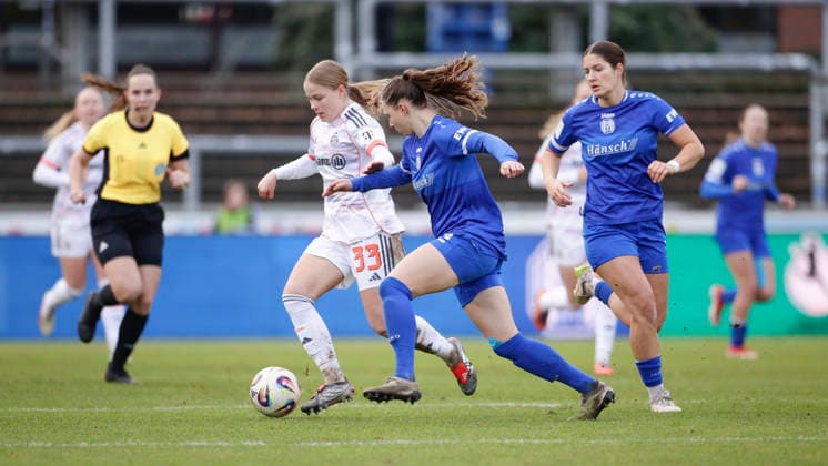 07.12.2025, Hänsch-Arena, Meppen, GER, SVM-Frauen 2. Frauen-Bundesliga: SV Meppen vs Bayern München II, (SV Meppen 12) DFL REGULATIONS PROHIBIT ANY USE OF PHOTOGRAPHS AS IMAGE SEQUENCES AND OR QUASI-VIDEO. Meppen Niedersachsen Deutschland Hänsch-Arena