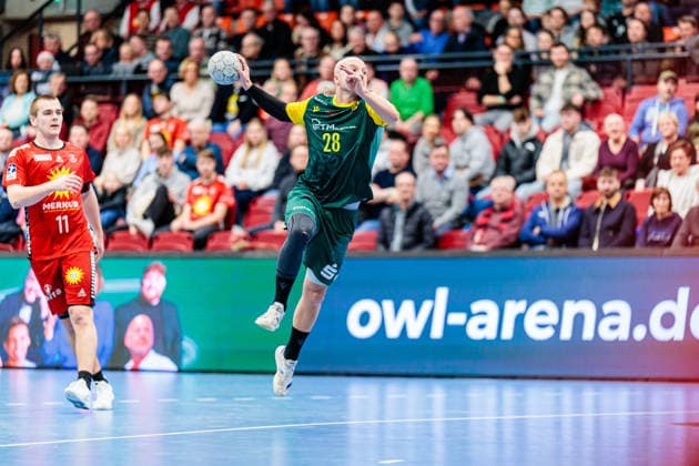 Hakon Dadi Styrmisson (VfL Eintracht Hagen, 28) im Torwurf GER, TuS N-Luebbecke vs. VfL Eintracht Hagen, Handball, 2. Bundesliga, 14. Spieltag, Spielzeit 2025 2026, 06.12.2025 GER, TuS N-Luebbecke vs. VfL Eintracht Hagen, Handball, 2. Bundesliga, 14. Spieltag, Spielzeit 2025 2026, 06.12.2025 Luebbecke Copyright: xEibner-Pressefoto JanxRollingerx EP_JSK