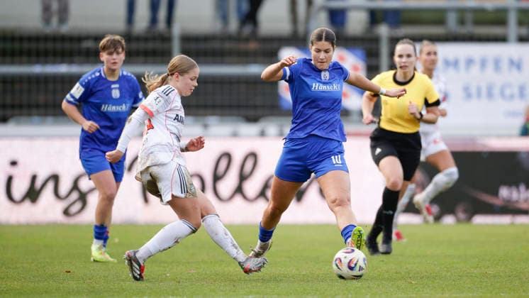 07.12.2025, Hänsch-Arena, Meppen, GER, SVM-Frauen 2. Frauen-Bundesliga: SV Meppen vs Bayern München II, Anouk Blaschka (SV Meppen 10) DFL REGULATIONS PROHIBIT ANY USE OF PHOTOGRAPHS AS IMAGE SEQUENCES AND OR QUASI-VIDEO. Meppen Niedersachsen Deutschland Hänsch-Arena