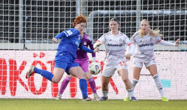07.12.2025, Hänsch-Arena, Meppen, GER, SVM-Frauen 2. Frauen-Bundesliga: SV Meppen vs Bayern München II, Lena Göppel (SV Meppen 5) DFL REGULATIONS PROHIBIT ANY USE OF PHOTOGRAPHS AS IMAGE SEQUENCES AND OR QUASI-VIDEO. Meppen Niedersachsen Deutschland Hänsch-Arena