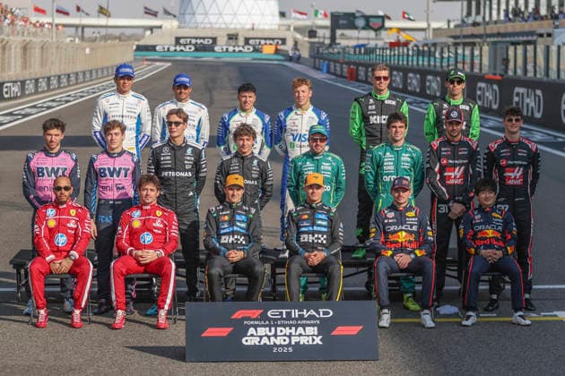 Formula1; Round24; Abu Dhabi Grand Prix; United Arab Emirates Formula1 drivers team shot Max Verstappen & Yuki Tsunoda (Red Bull), Lewis Hamilton & Charles Leclerc (Ferrari), George Russell & Kimi Antonelli (Mercedes), Lando Norris & Oscar Piastri (McLaren), Fernando Alonso & Lance Stroll (Aston Martin), Pierre Gasly &. Franco Colapinto(Alpine), Esteban Ocon & Oliver Bearman (Haas), Liam Lawson & Isack Hadjar (Racing Bulls), Alex Albon & Carlos Sainz (Williams), Nico Hülkenberg & Gabriel Bortoleto (Kick Sauber). during Formula1 Etihad Abu Dhabi Grand Prix on decemberr 7., 2025 in Yas Marina Circuit, United Arab Emirates Zsombor Toth Abu dhabi Yas Marina Circuit United Arab Emirates