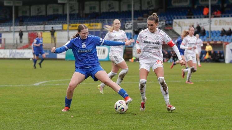 07.12.2025, Hänsch-Arena, Meppen, GER, SVM-Frauen 2. Frauen-Bundesliga: SV Meppen vs Bayern München II, Laura Bröring (SV Meppen 6) DFL REGULATIONS PROHIBIT ANY USE OF PHOTOGRAPHS AS IMAGE SEQUENCES AND OR QUASI-VIDEO. Meppen Niedersachsen Deutschland Hänsch-Arena