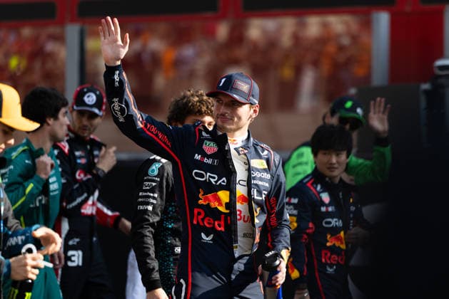 December 7, 2025, Abu Dhabi, Abu Dhabi, United Arab Emirates: 1 MAX VERSTAPPEN (NLD, Red Bull Racing F1 Team) on the grid to take the 2025 End of the Year F1 Drivers Photograph on race day (Sunday) at the Formula 1 Etihad Airways Abu Dhabi Prix 2025 at the Yas Marina Circuit in Abu Dhabi, United Arab Emirates Abu Dhabi United Arab Emirates - ZUMAr193 20251207_zsp_r193_072 Copyright: xSaraxRuffonix