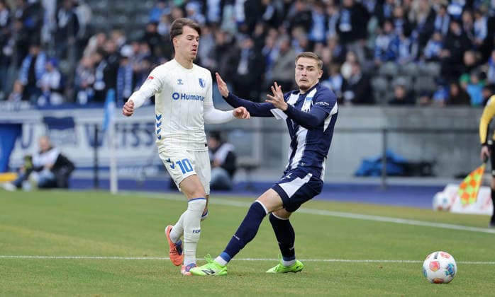 Noah Pesch, Marten Winkler Zweikampf Spielszene Aktion Fußball Fussball DFL 2. Bundesliga Herren 15. Spieltag Saison 2025 2026 07.12.2025 Hertha BSC Berlin vs. 1.FC Magdeburg FCM DFL regulations prohibit any use of photographs as image sequences and or quasi-video