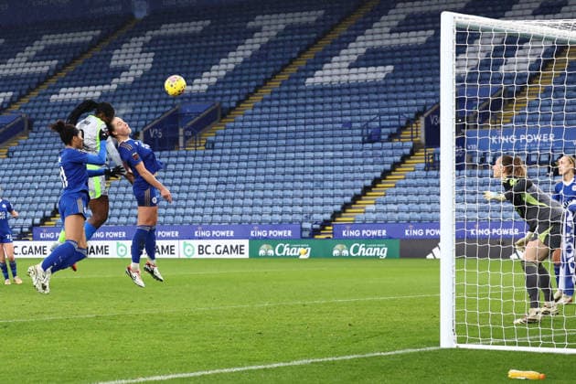 Leicester City Women v Manchester City Women Women s Super League 07 12 2025. Manchester City forward Khadija Shaw (9) heads over the bar during the Women s Super League match between Leicester City Women and Manchester City Women at the King Power Stadium, Leicester, England on 7 December 2025. Leicester King Power Stadium Leicestershire England Editorial use only , Copyright: xJohnxMallettx PSI-23356-0027