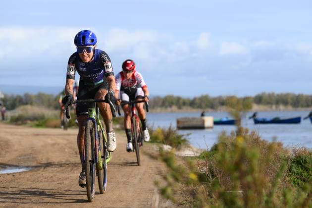Dutch Shirin van Anrooij pictured in action during the women s elite race of the Cyclocross World Cup, in Terralba, Sardinia, Italy, Sunday 07 December 2025, stage 3 (out of 12) in the World Cup of the 2026-2027 season. DAVIDxPINTENS  x147174227x