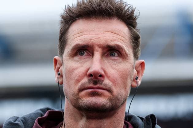 Chef-Trainer Miroslave Klose (1. FC Nuernberg) , 1. FC Nuernberg vs. Spvgg Greuther Fuerth, Fussball, 2. Bundesliga, DFL, Saison 2025 2026, Hinrunde, 15. Spieltag, 07.12.2025 DFB regulations prohibit any use of photographs as image sequences and or quasi-video Nuernberg Bayern Deutschland