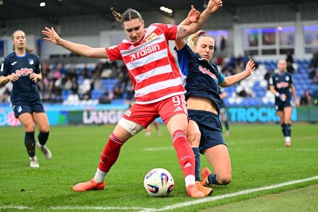 RECORD DATE NOT STATED Sophie Weidauer (9; 1. FC Union Berlin) im Zweikampf mit Vanessa Diehm (6; TSG Hoffenheim Frauen) um den Ball, während Jamilla Rankin (5; TSG Hoffenheim Frauen) verteidigt Zweikampf um den Ball Copyright: xMichaelxGelhardtx