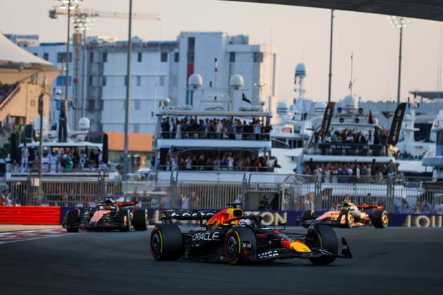 F1 - ABU DHABI GRAND PRIX 2025 01 VERSTAPPEN Max (nld), Red Bull Racing RB21, action during the 2025 Formula 1 Abu Dhabi Grand Prix, 24th round of the 2025 FIA Formula One World Championship, WM, Weltmeisterschaft from December 05 to 07, 2025 on the Yas Marina Circuit, in Abu Dhabi, United Arab Emirates - Abu DhabiUnited Arab Emirates  Copyright: xANTONINxVINCENTx