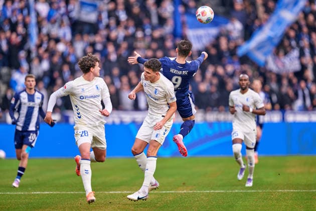Dawid Kownacki (Hertha BSC, 09), Kopfball, GER, Hertha BSC vs. ,1. FC Magdeburg, 2. Bundesliga, Saison 2025 2026, 15. Spieltag, 07.12.2025 (DFL REGULATIONS PROHIBIT ANY USE OF PHOTOGRAPHS AS IMAGE SEQUENCES AND OR QUASI - VIDEO). GER, Hertha BSC vs. ,1. FC Magdeburg, 2. Bundesliga, Saison 2025 2026, 15. Spieltag, 07.12.2025 Berlin