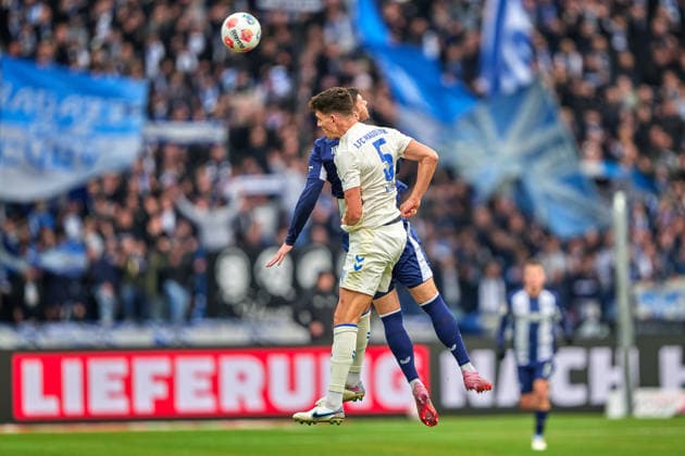 Tobias Mueller (1. FC Magdeburg, 05), Kopfball, GER, Hertha BSC vs. ,1. FC Magdeburg, 2. Bundesliga, Saison 2025 2026, 15. Spieltag, 07.12.2025 (DFL REGULATIONS PROHIBIT ANY USE OF PHOTOGRAPHS AS IMAGE SEQUENCES AND OR QUASI - VIDEO). GER, Hertha BSC vs. ,1. FC Magdeburg, 2. Bundesliga, Saison 2025 2026, 15. Spieltag, 07.12.2025 Berlin