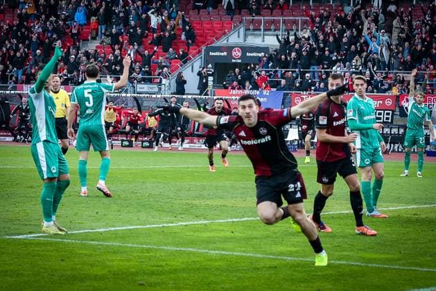 Luca Lochosvili 24 (1FC Nuernberg) jubelt ueber sein Tor zum 1:0, Emotion, Freude, 1. FC Nuernberg vs. Spvgg Greuther Fuerth, Fussball, 2. Bundesliga, DFL, Saison 2025 2026, Hinrunde, 15. Spieltag, 07.12.2025 DFB regulations prohibit any use of photographs as image sequences and or quasi-video Nuernberg Bayern Deutschland