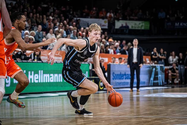 1. Basketball Bundesliga, easyCredit BBL, Saison 2025 2026, Herren, Hauptrunde, 9. Spieltag, 07.12.2025, RASTA Vechta - Veolia Hamburg Towers Jared Grey ( 8 - Veolia Towers Hamburg) in Aktion Vechta RASTA Dome Niedersachsen Deutschland