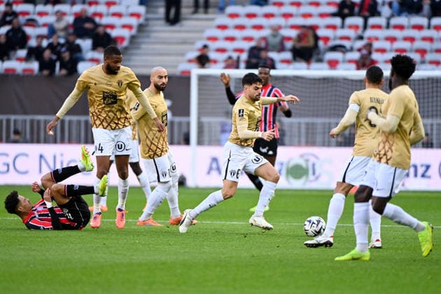OGC Nice v Angers SCO - Ligue 1 McDonald s 2025 2026 04 Ousmane CAMARA (sco) - 06 Louis MOUTON (sco) during the Ligue 1 McDonald s match between Nice and Angers at Allianz Riviera on December 7, 2025 in Nice, France. Nice France  Copyright: xFEPx 776348225