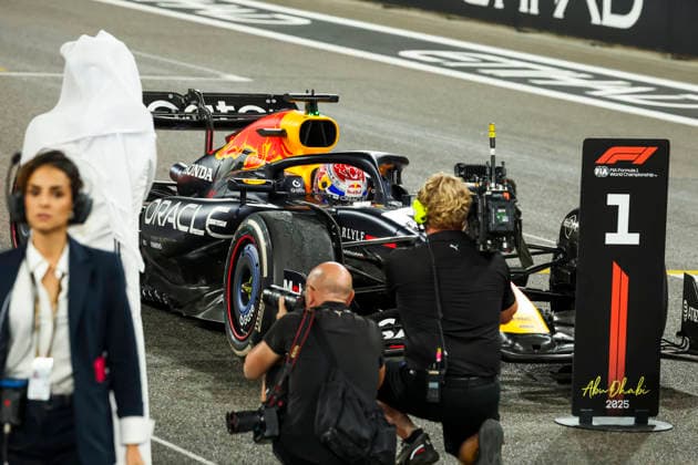 F1 - ABU DHABI GRAND PRIX 2025 VERSTAPPEN Max (ned), Red Bull Racing RB21, portrait during the 2025 Formula 1 Abu Dhabi Grand Prix, 24th round of the 2025 FIA Formula One World Championship, WM, Weltmeisterschaft from December 05 to 07, 2025 on the Yas Marina Circuit, in Abu Dhabi, United Arab Emirates - Abu DhabiUnited Arab Emirates  Copyright: xFLORENTxGOODENx