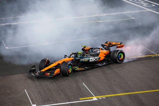 F1 - ABU DHABI GRAND PRIX 2025 NORRIS Lando (gbr), McLaren F1 Team MCL39, portrait celebrating his 1st F1 World Title during the 2025 Formula 1 Abu Dhabi Grand Prix, 24th round of the 2025 FIA Formula One World Championship, WM, Weltmeisterschaft from December 05 to 07, 2025 on the Yas Marina Circuit, in Abu Dhabi, United Arab Emirates - Abu DhabiUnited Arab Emirates  Copyright: xXavixBonillax