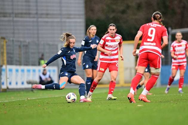 RECORD DATE NOT STATED Antonia Halverkamps (29; 1. FC Union Berlin) und Melissa Kössler (25; TSG Hoffenheim Frauen) im Zweikampf um den Ball gegen Valesca Ampoorter (18; TSG Hoffenheim Frauen) Zweikampf um Ball Copyright: xMichaelxGelhardtx