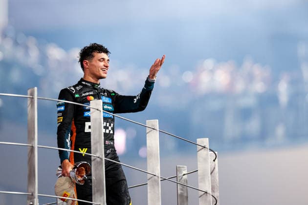 Lando Norris of Great Britain and McLaren , Race, F1 Grand Prix of Abu Dhabi, am 07. December 2025 in Abu Dhabi, United Arab Emirates. (Foto von Diogo Cardoso DeFodi Images) Lando Norris of Great Britain and McLaren , Race, F1 Grand Prix of Abu Dhabi, Yas Marina Circuit on December 7, 2025 in Abu Dhabi, United Arab Emirates. (Photo by Diogo Cardoso DeFodi Images)