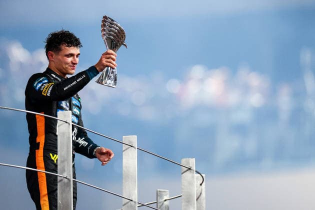 Lando Norris of Great Britain and McLaren , Race, F1 Grand Prix of Abu Dhabi, am 07. December 2025 in Abu Dhabi, United Arab Emirates. (Foto von Diogo Cardoso DeFodi Images) Lando Norris of Great Britain and McLaren , Race, F1 Grand Prix of Abu Dhabi, Yas Marina Circuit on December 7, 2025 in Abu Dhabi, United Arab Emirates. (Photo by Diogo Cardoso DeFodi Images)