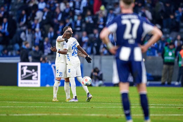 Falko Michel (1. FC Magdeburg, 21), Atik Baris (1.FC Magdeburg, 23), jubeln ueber Sieg, GER, Hertha BSC vs. ,1. FC Magdeburg, 2. Bundesliga, Saison 2025 2026, 15. Spieltag, 07.12.2025 (DFL REGULATIONS PROHIBIT ANY USE OF PHOTOGRAPHS AS IMAGE SEQUENCES AND OR QUASI - VIDEO). GER, Hertha BSC vs. ,1. FC Magdeburg, 2. Bundesliga, Saison 2025 2026, 15. Spieltag, 07.12.2025 Berlin