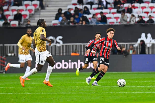 FOOTBALL : OGC Nice VS Angers SCO - Ligue 1 McDonald s - 07 12 2025 Tom Louchet (OGC Nice) - Ligue 1 McDonald s match between OGC Nice and Angers SCO on December 7, 2025 at the Allianz Riviera in Nice. NiceFrance  Copyright: xWilliamxCannarellax
