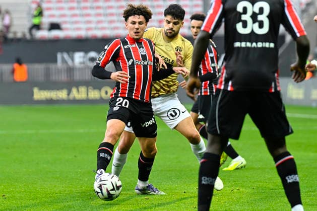 FOOTBALL : OGC Nice VS Angers SCO - Ligue 1 McDonald s - 07 12 2025 Tom Louchet (OGC Nice) - Ligue 1 McDonald s match between OGC Nice and Angers SCO on December 7, 2025 at the Allianz Riviera in Nice. NiceFrance  Copyright: xWilliamxCannarellax