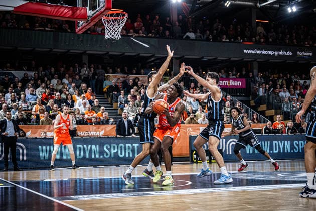 1. Basketball Bundesliga, easyCredit BBL, Saison 2025 2026, Herren, Hauptrunde, 9. Spieltag, 07.12.2025, RASTA Vechta - Veolia Hamburg Towers Malcolm Dandridge ( 23 - RASTA Vechta) in Aktion Vechta RASTA Dome Niedersachsen Deutschland
