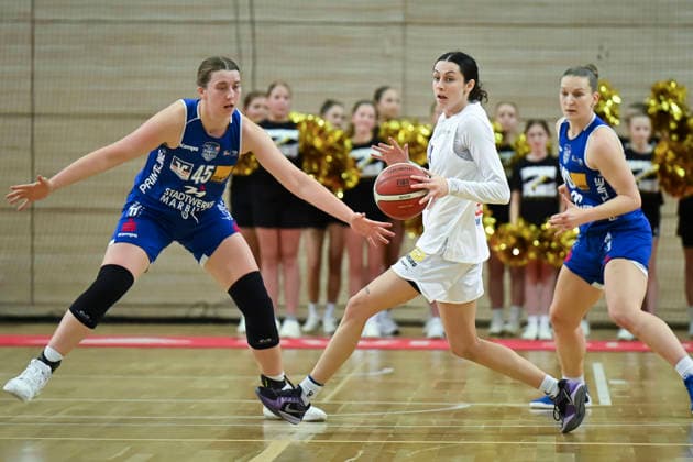 Allyson Fertig (Marburg, 45), Katelyn Shumate (Lions, 14), Lucy Michel (Marburg, 10), Syntainics MBC vs. BC Pharmaserv Marburg, Basketball, Damen, Bundesliga, Saison 2025 26, 10. Spieltag, 07.12.2025. Halle SWH Arena Sachsen-Anhalt Deutschland