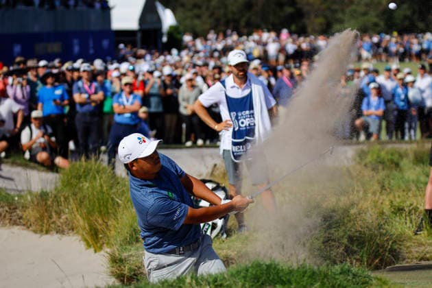 Australian Open Golf 2025 Final Results in Melbourne - 07 Dec 2025 Si Woo Kim of South Korea plays a shot on the hole in round four of the Australian Open Golf tournament. The 2025 Australian Open concluded with Denmark’s Rasmus Neergaard-Petersen securing the championship at 15-under after a tense final round at The Australian Golf Club. The tournament delivers a dramatic finish, with top international contenders pushing the leaderboard to the final holes. Large crowds gathered across the course as fans watch one of Australia’s premier golf events come to a close for the year. Melbourne Australia Copyright: xYexMyoxKhantx xSOPAxImagesx YeMyoKhant_37