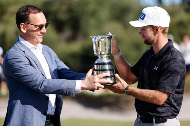 Australian Open Golf 2025 Final Results in Melbourne - 07 Dec 2025 Rasmus Neergaard-Petersen of Denmark is seen receiving the Australian Open Golf trophy. The 2025 Australian Open concluded with Denmark’s Rasmus Neergaard-Petersen securing the championship at 15-under after a tense final round at The Australian Golf Club. The tournament delivers a dramatic finish, with top international contenders pushing the leaderboard to the final holes. Large crowds gathered across the course as fans watch one of Australia’s premier golf events come to a close for the year. Melbourne Australia Copyright: xYexMyoxKhantx xSOPAxImagesx YeMyoKhant_44