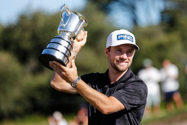 Australian Open Golf 2025 Final Results in Melbourne - 07 Dec 2025 Rasmus Neergaard-Petersen of Denmark lifts the trophy after winning the Australian Open Golf tournament. The 2025 Australian Open concluded with Denmark’s Rasmus Neergaard-Petersen securing the championship at 15-under after a tense final round at The Australian Golf Club. The tournament delivers a dramatic finish, with top international contenders pushing the leaderboard to the final holes. Large crowds gathered across the course as fans watch one of Australia’s premier golf events come to a close for the year. Melbourne Australia Copyright: xYexMyoxKhantx xSOPAxImagesx YeMyoKhant_46