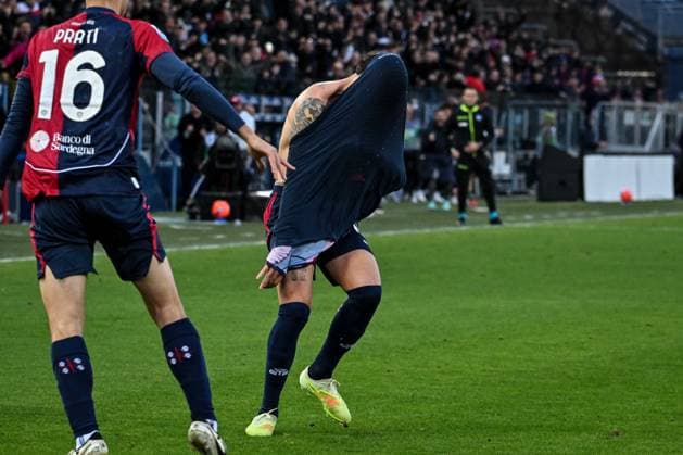 Gianluca Gaetano of Cagliari Calcio, Esultanza, Joy, Celebration After scoring goal, during Cagliari Calcio vs AS Roma, Italian soccer Serie A match in Cagliari, Italy, December 07 2025  Copyright: xLuigixCanu IPAxSportx xipa-agency.netx xx IPA_68879689 IPA_Agency_IPA68879689