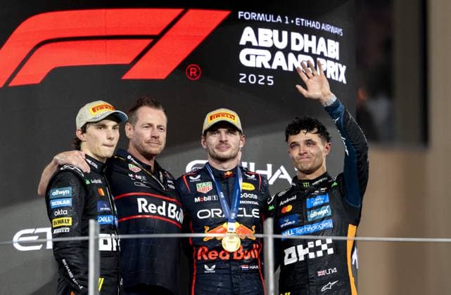 ABU DHABI - Oscar Piastri (McLaren), Rich Wolverson, Max Verstappen (Red Bull Racing), and Lando Norris (McLaren) on the podium at the Yas Marina Circuit. Lando Norris (r) (McLaren), who finished third, took the world title. ANP SANDER KONING xVIxANPxSportx xxANPxIVx 544188932 originalFilename: 544188932.jpg