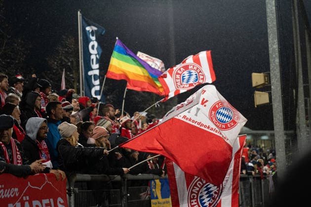 07.12.2025, xhfmx, Fussball Google Pixel Frauen-Bundesliga, Eintracht Frankfurt - FC Bayern Bayern München Fans in Frankfurt (DFL DFB REGULATIONS PROHIBIT ANY USE OF PHOTOGRAPHS as IMAGE SEQUENCES and or QUASI-VIDEO) Frankfurt am Main
