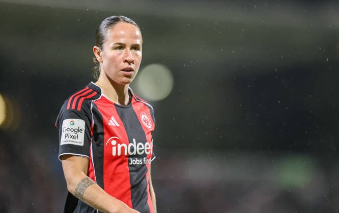GER, Frankfurt, Eintracht Frankfurt vs FC Bayern München, Google Pixel Bundesliga, Fussball, DFB, Spielzeit 2025 2026, Stadion am Brentanobad, 12. Spieltag im Bild: GÃ raldine Reuteler (Eintracht Frankfurt 14) DFB DFL REGULATIONS PROHIBIT ANY USE OF PHOTOGRAPHS AS IMAGE SEQUENCES AND OR QUASI-VIDEO, 07.12.2026 Copyright: HMBxMedia HendrikxHamelau