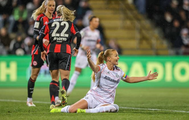 GER, Frankfurt, Eintracht Frankfurt vs FC Bayern München, Google Pixel Bundesliga, Fussball, DFB, Spielzeit 2025 2026, Stadion am Brentanobad, 12. Spieltag im Bild: Glodis Perla Viggosdottir (Bayern München 4) Emotionen DFB DFL REGULATIONS PROHIBIT ANY USE OF PHOTOGRAPHS AS IMAGE SEQUENCES AND OR QUASI-VIDEO, 07.12.2026 Copyright: HMBxMedia HendrikxHamelau